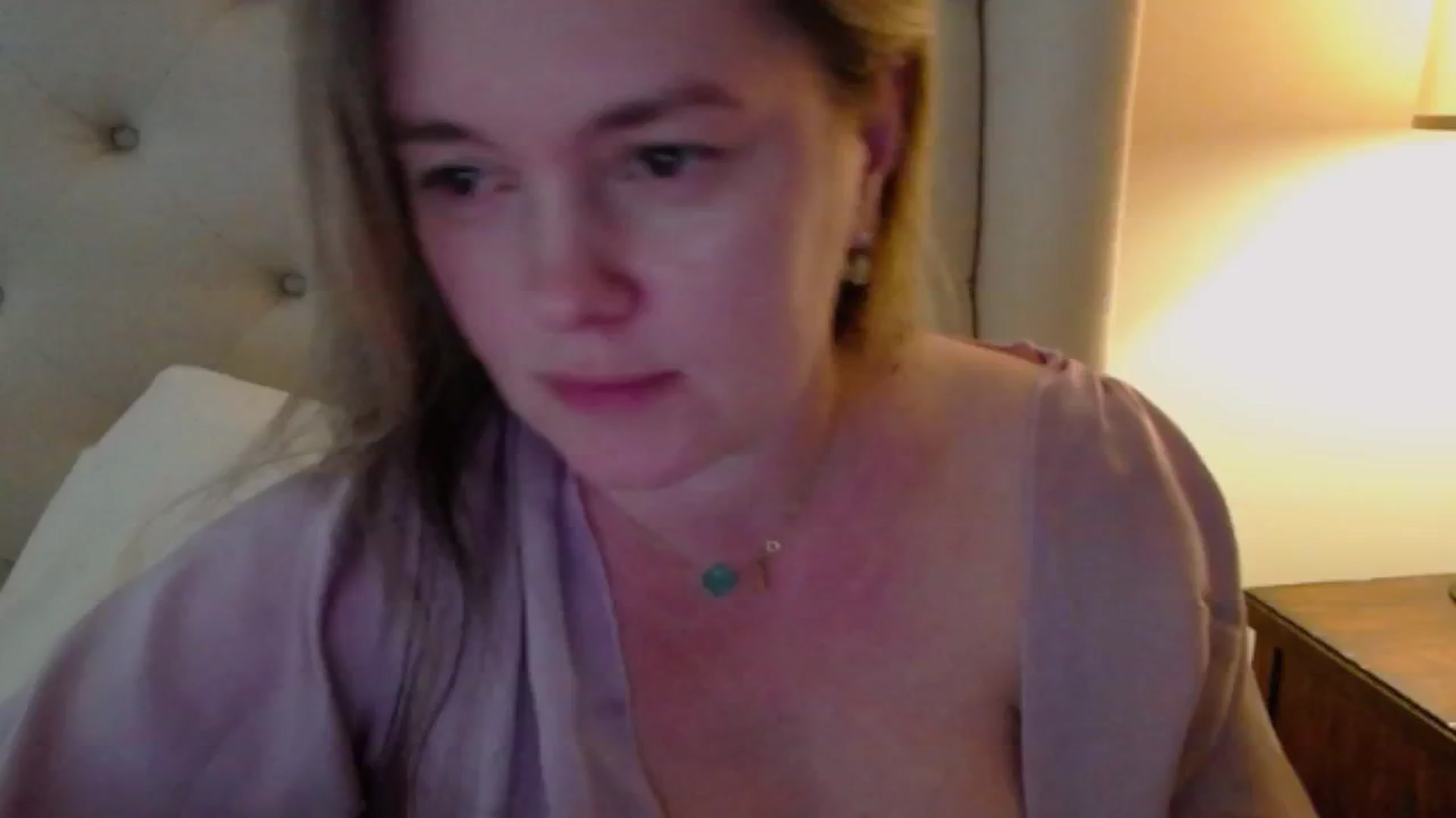 Gallery image thumbnail from J0llye's myfreecams stream on, 05/06/2024, 19:17 image 14 of 20