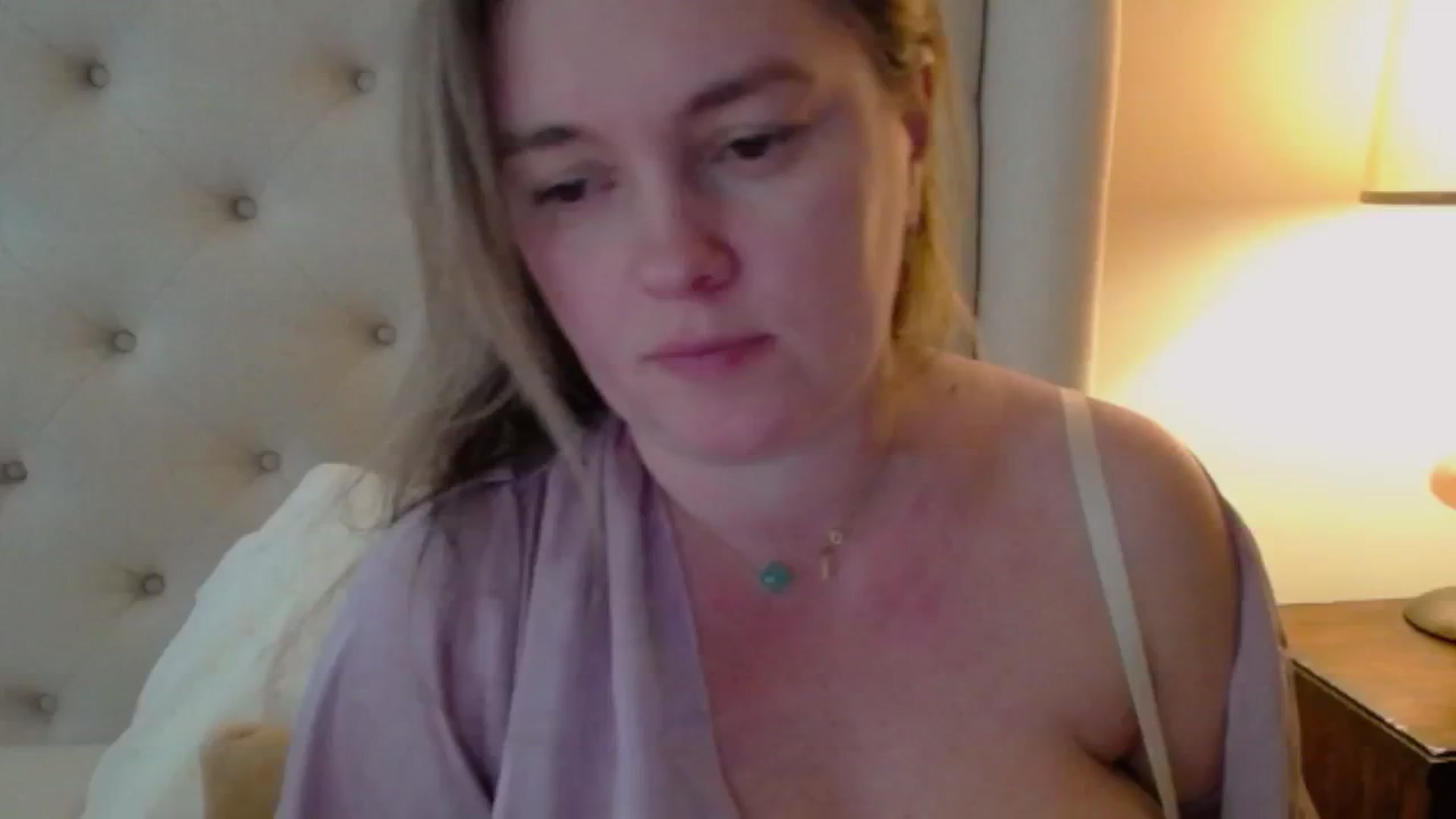 Gallery image thumbnail from J0llye's myfreecams stream on, 05/06/2024, 19:17 image 5 of 20
