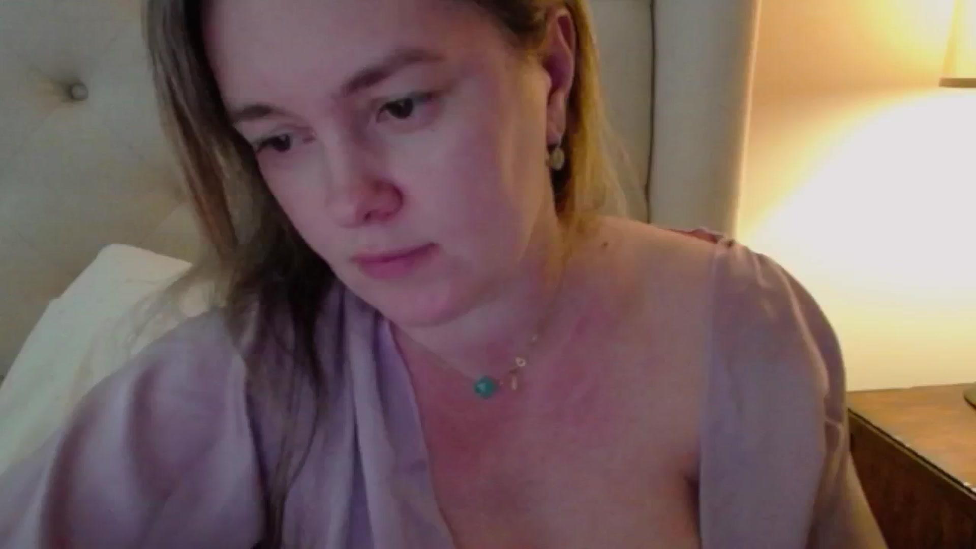 Gallery image thumbnail from J0llye's myfreecams stream on, 05/06/2024, 19:17 image 13 of 20