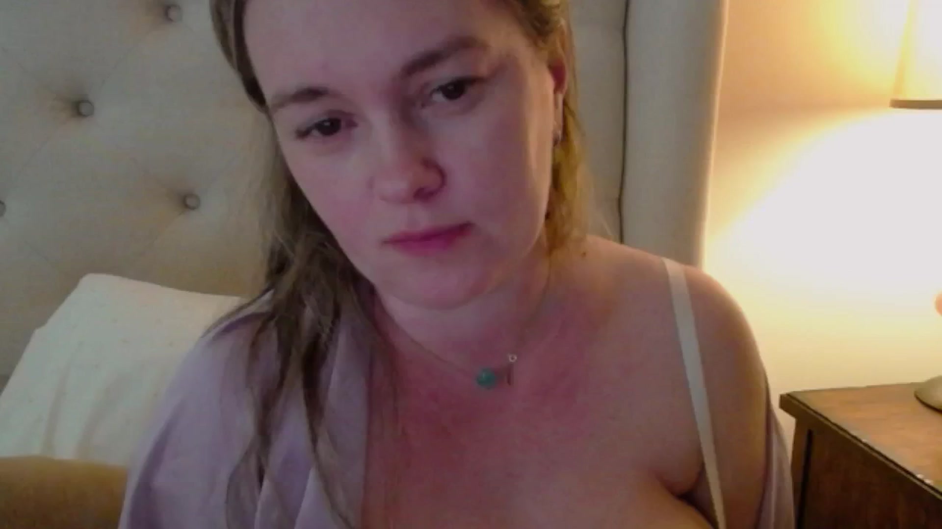 Gallery image thumbnail from J0llye's myfreecams stream on, 05/06/2024, 19:44 image 19 of 20