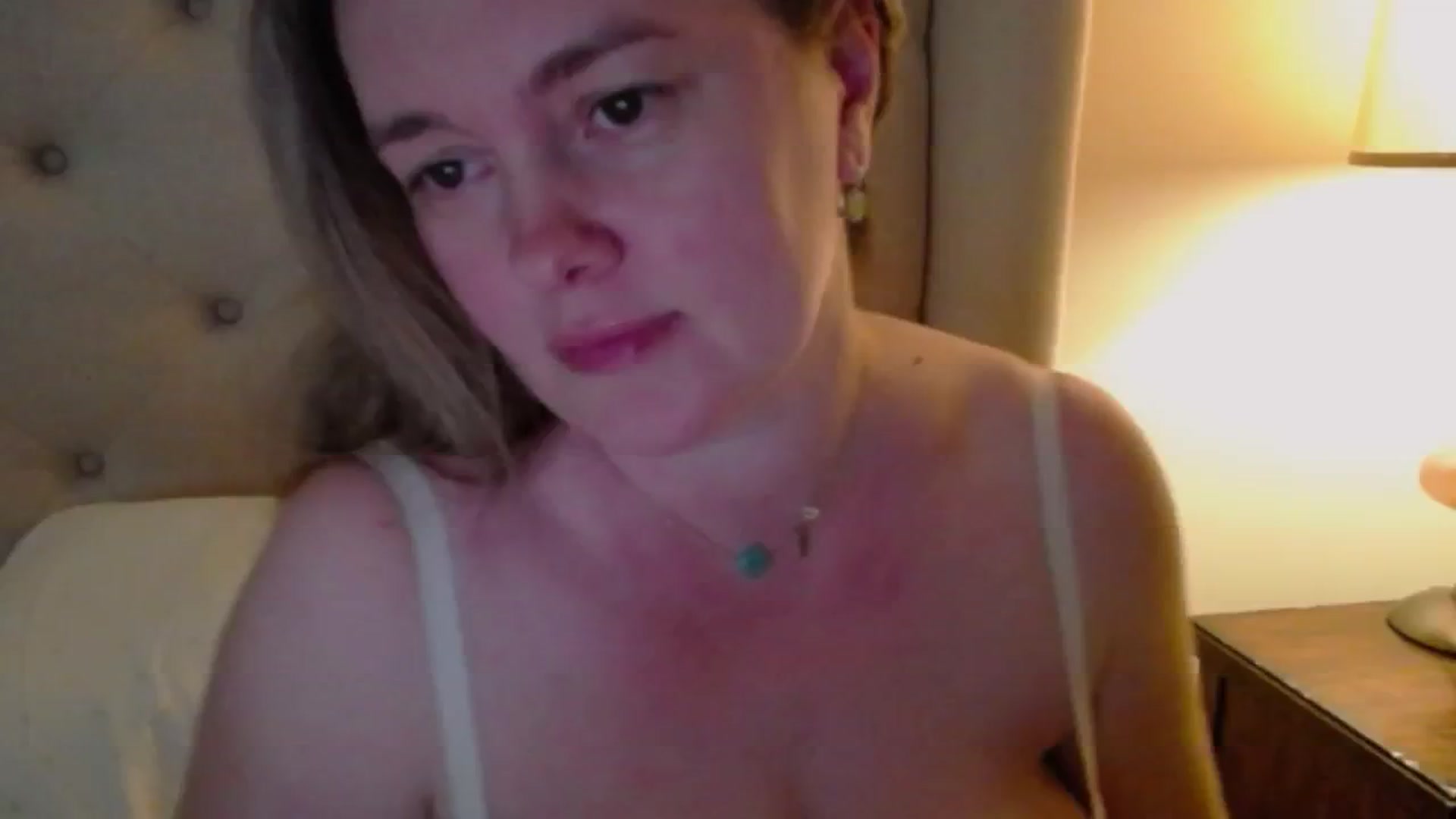 Gallery image thumbnail from J0llye's myfreecams stream on, 05/08/2024, 19:58 image 8 of 20