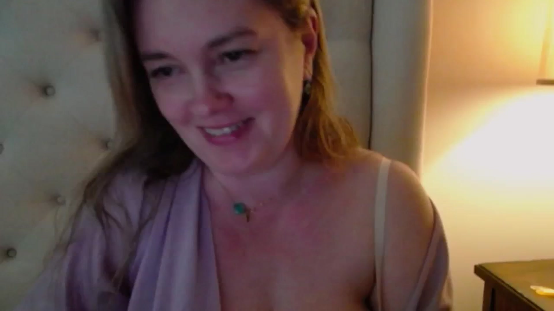 Gallery image thumbnail from J0llye's myfreecams stream on, 05/10/2024, 16:32 image 3 of 20