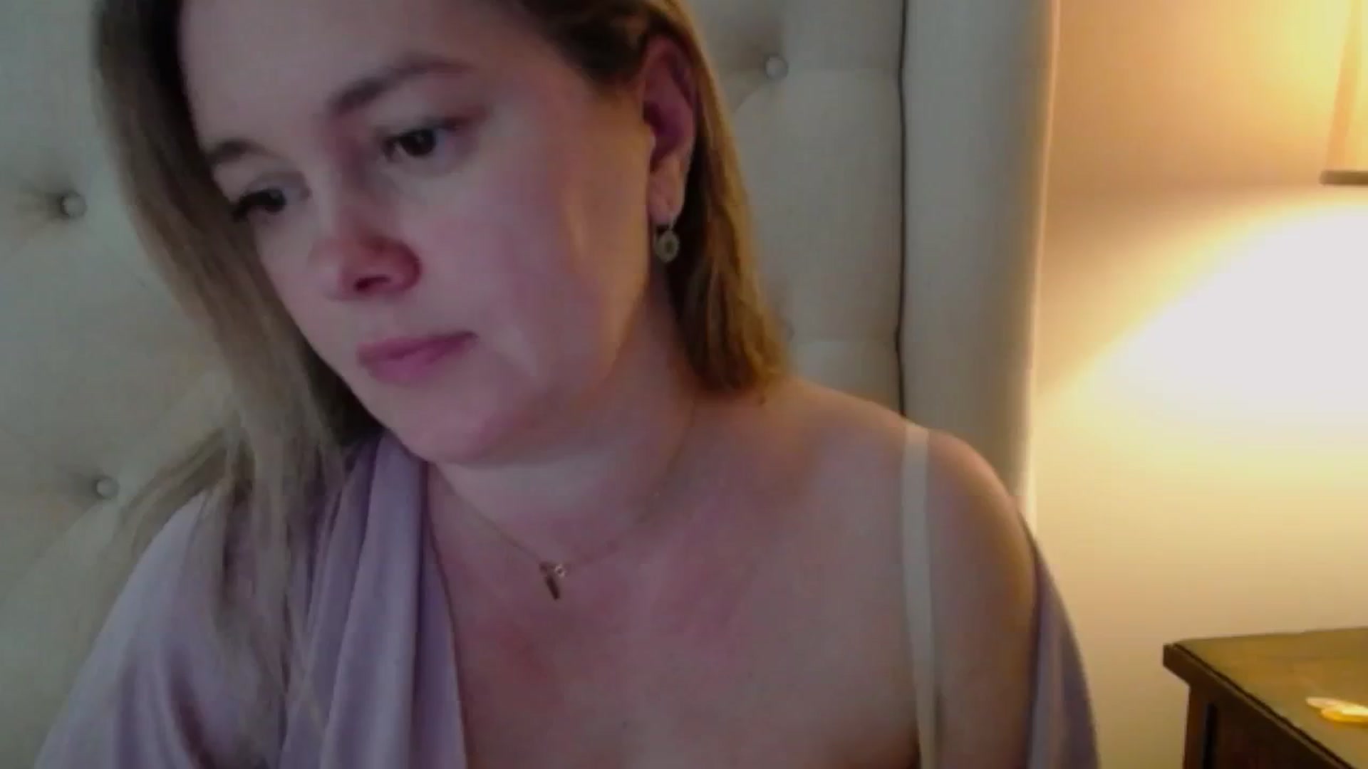 Gallery image thumbnail from J0llye's myfreecams stream on, 05/10/2024, 16:32 image 9 of 20