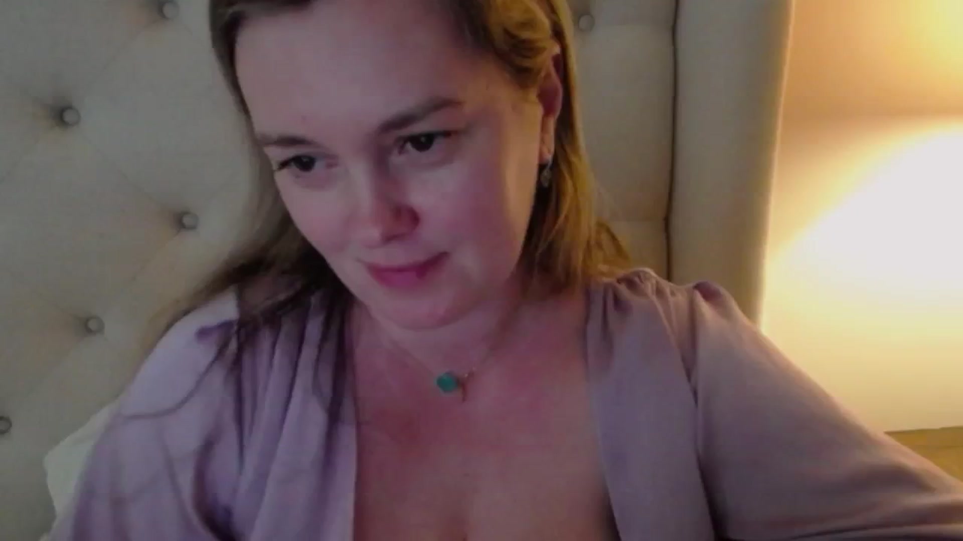 Gallery image thumbnail from J0llye's myfreecams stream on, 05/10/2024, 18:50 image 11 of 20