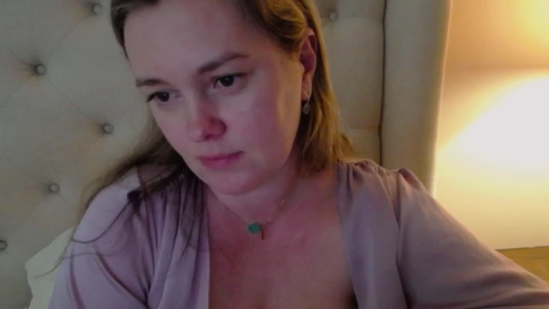 Gallery image thumbnail from J0llye's myfreecams stream on, 05/10/2024, 18:50 image 9 of 20