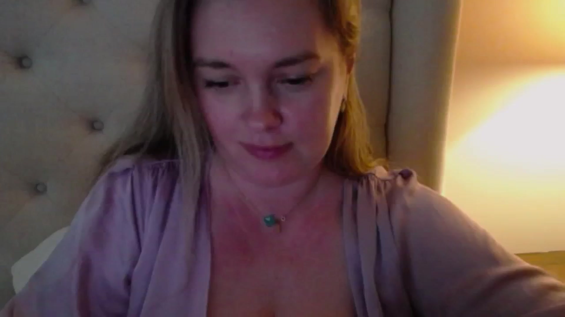 Gallery image thumbnail from J0llye's myfreecams stream on, 05/10/2024, 18:50 image 15 of 20