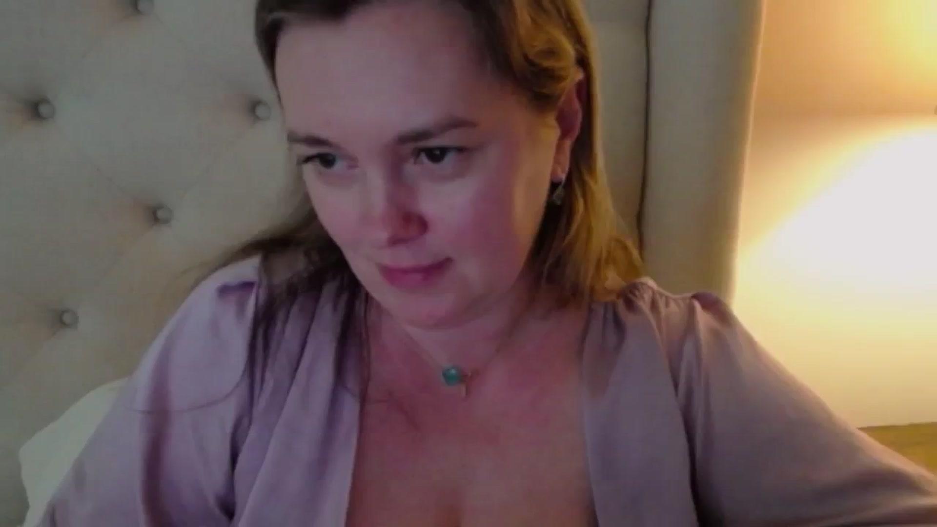 Gallery image thumbnail from J0llye's myfreecams stream on, 05/10/2024, 18:50 image 12 of 20
