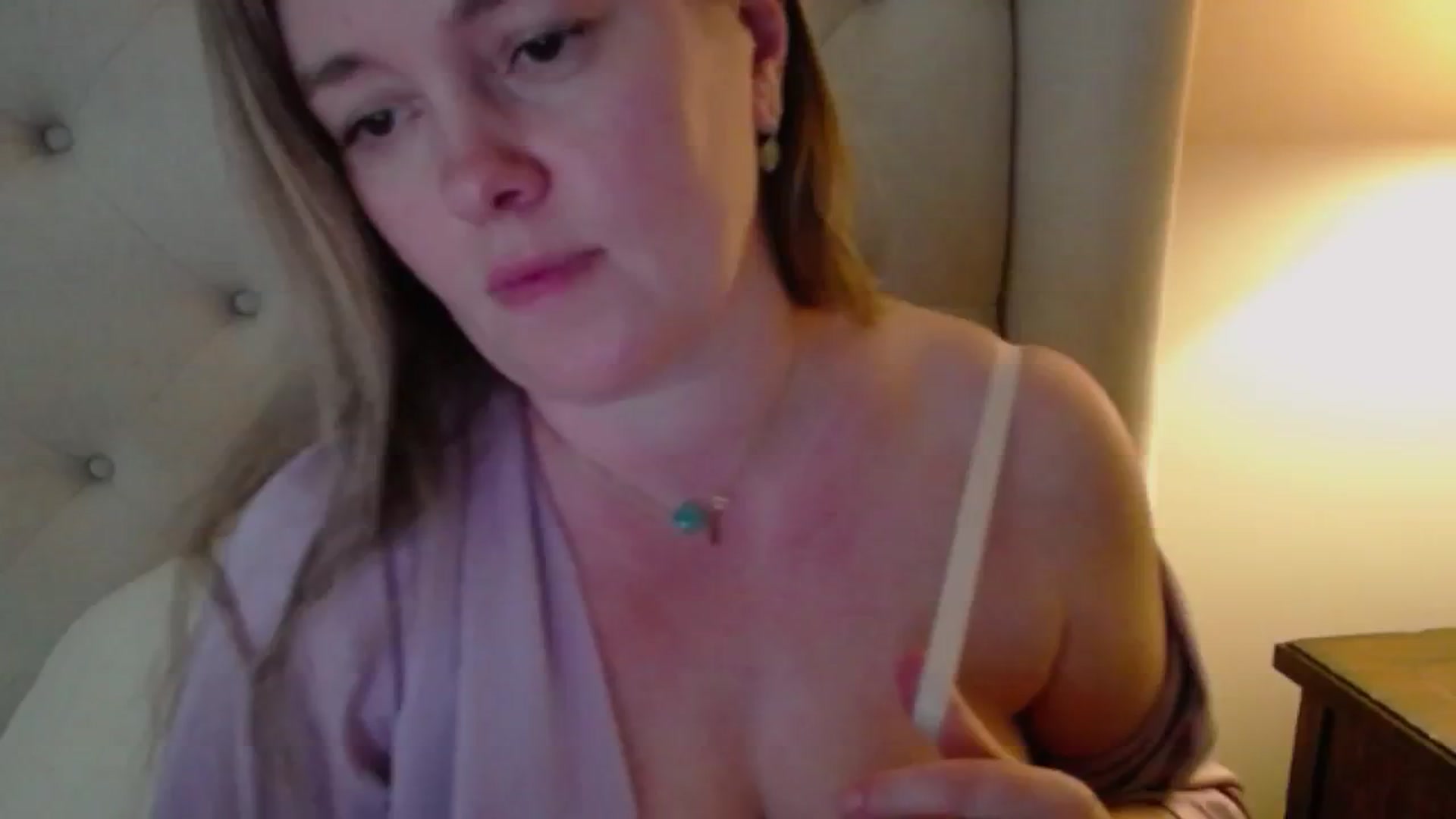 Gallery image thumbnail from J0llye's myfreecams stream on, 05/10/2024, 19:16 image 17 of 20