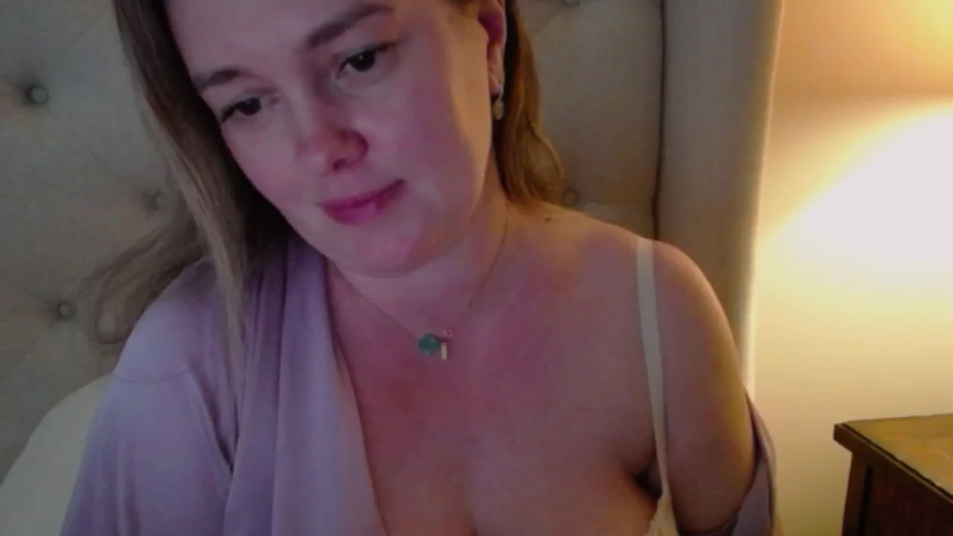 Gallery image thumbnail from J0llye's myfreecams stream on, 05/10/2024, 19:16 image 5 of 20