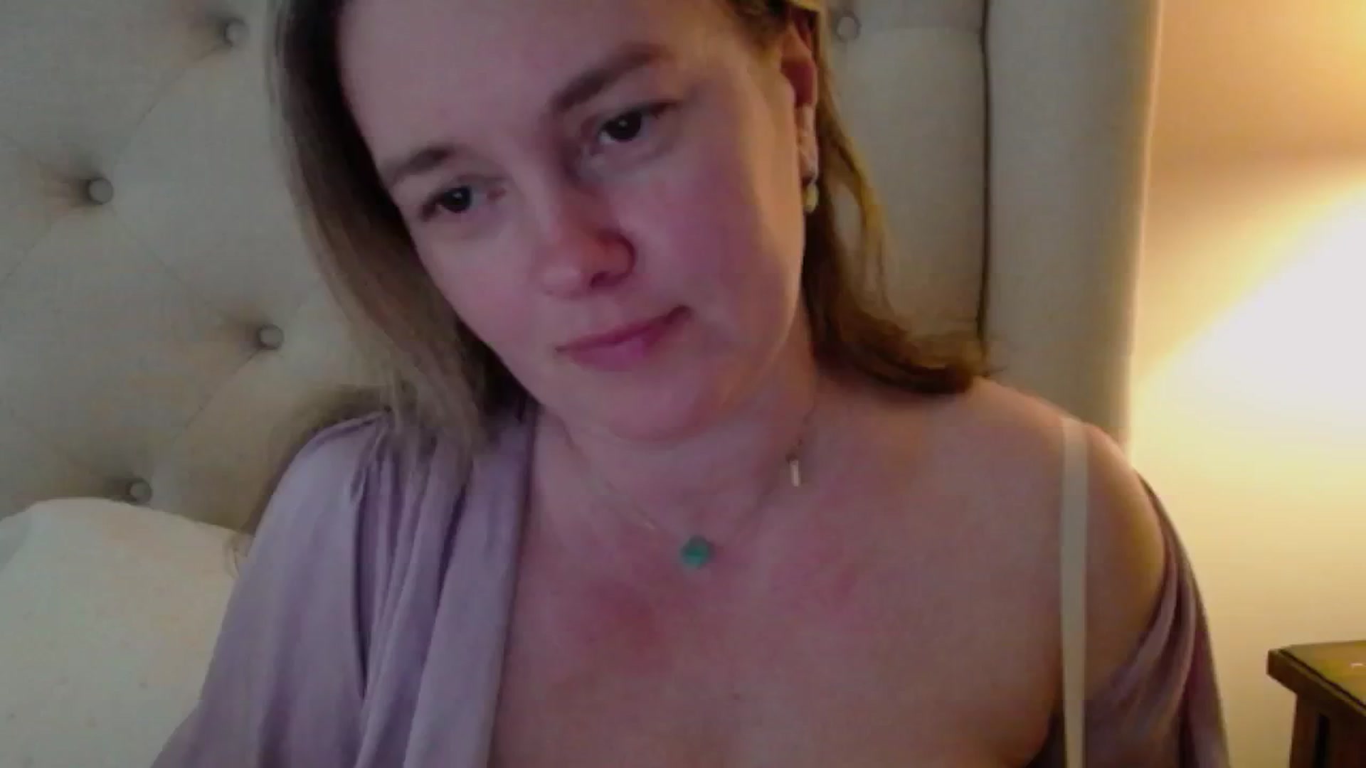 Gallery image thumbnail from J0llye's myfreecams stream on, 05/12/2024, 21:01 image 6 of 20