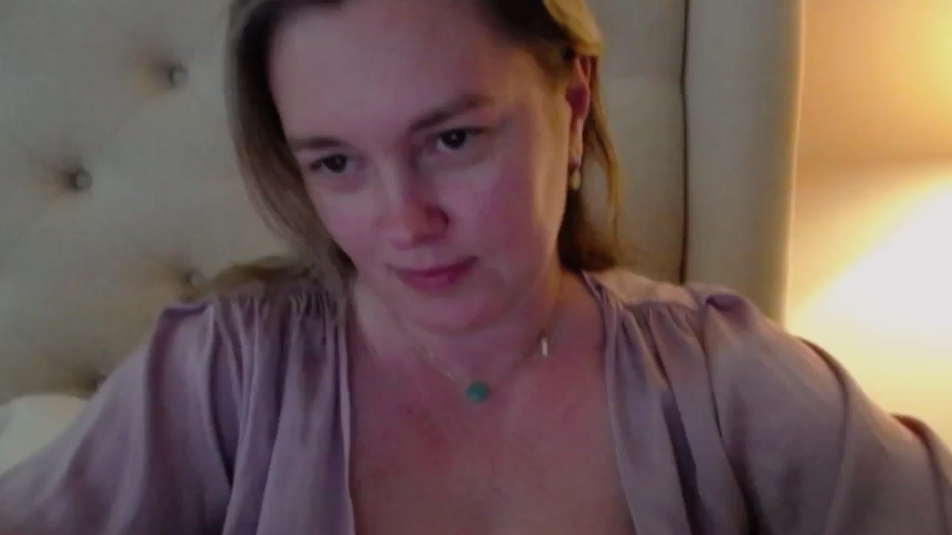 Gallery image thumbnail from J0llye's myfreecams stream on, 05/12/2024, 21:01 image 2 of 20