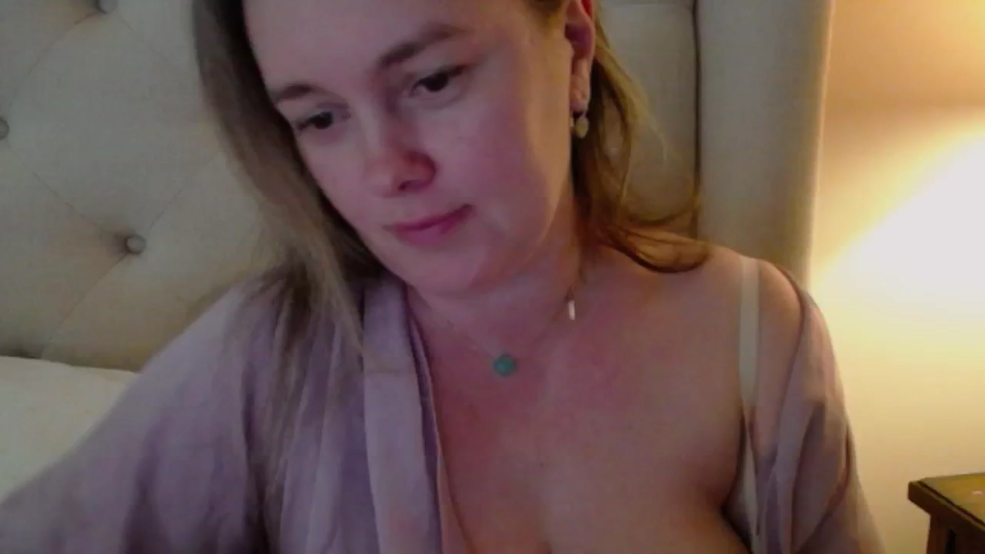 Gallery image thumbnail from J0llye's myfreecams stream on, 05/12/2024, 21:01 image 10 of 20