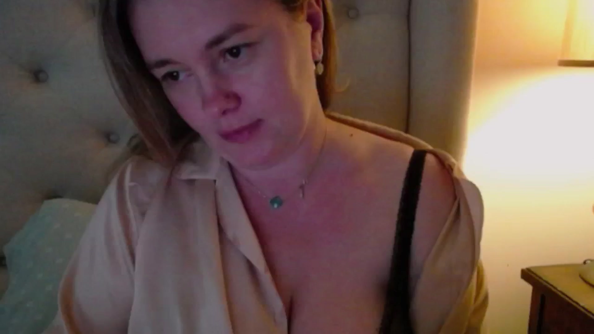 Gallery image thumbnail from J0llye's myfreecams stream on, 05/14/2024, 16:12 image 15 of 20