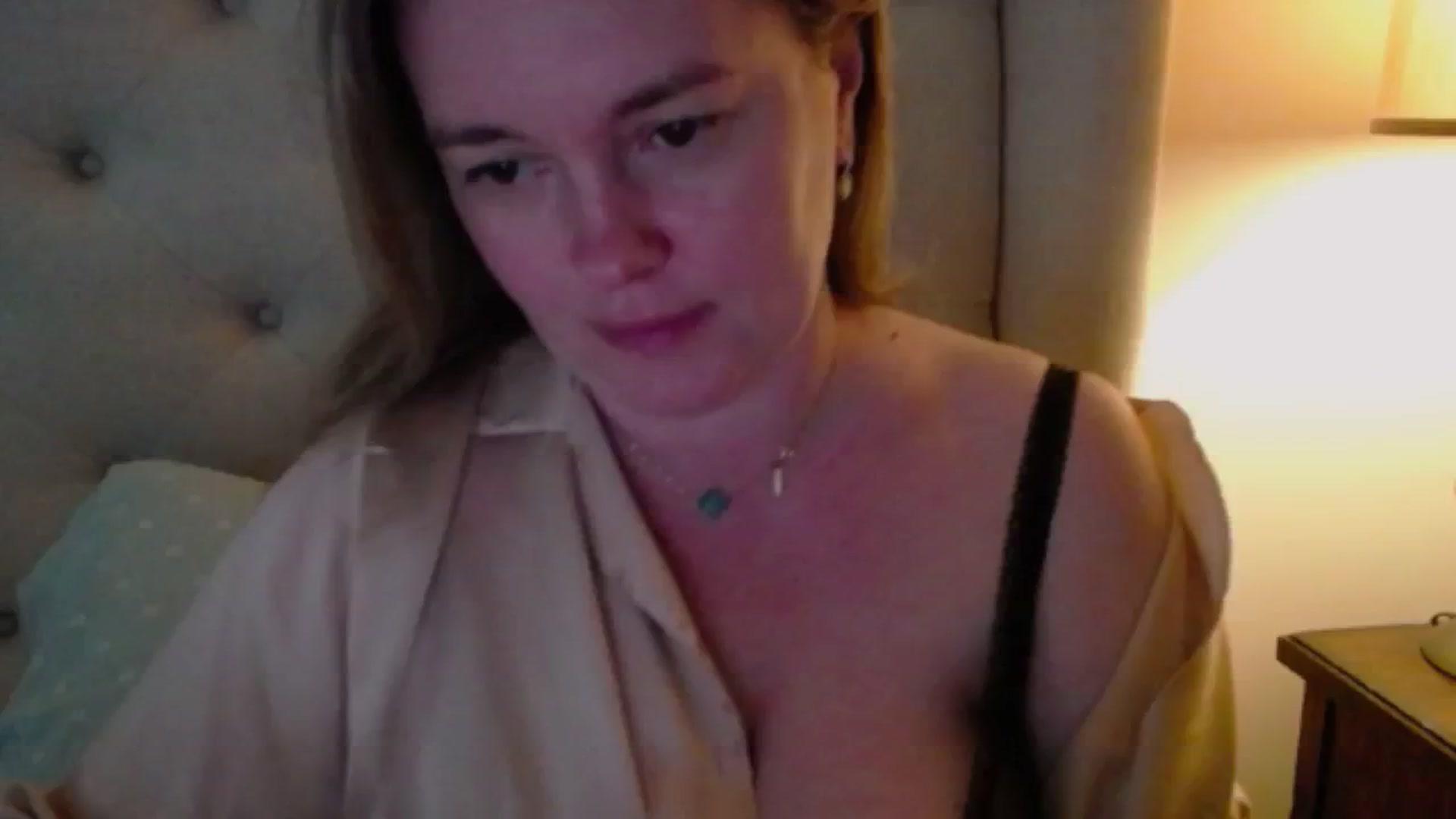 Gallery image thumbnail from J0llye's myfreecams stream on, 05/14/2024, 16:12 image 17 of 20