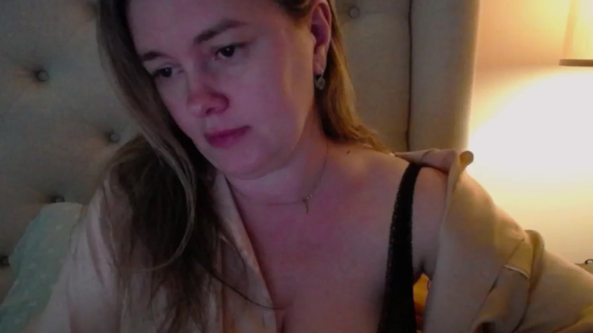 Gallery image thumbnail from J0llye's myfreecams stream on, 05/14/2024, 16:12 image 6 of 20