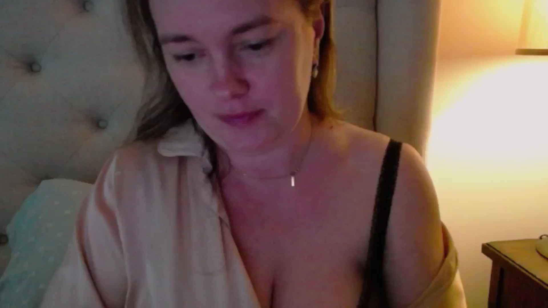 Gallery image thumbnail from J0llye's myfreecams stream on, 05/14/2024, 16:12 image 9 of 20