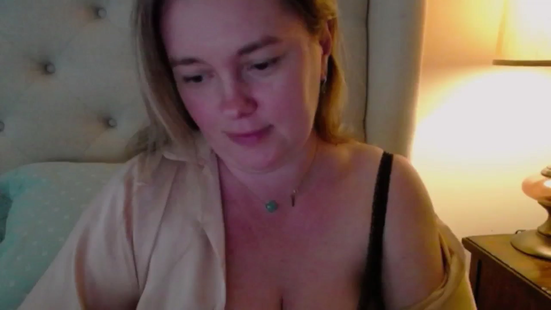 Gallery image thumbnail from J0llye's myfreecams stream on, 05/14/2024, 16:40 image 14 of 20