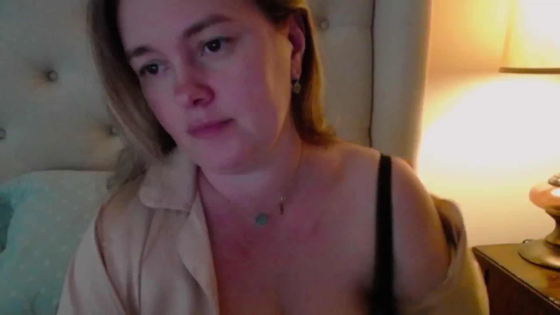 Gallery image thumbnail from J0llye's myfreecams stream on, 05/14/2024, 16:40 image 1 of 20