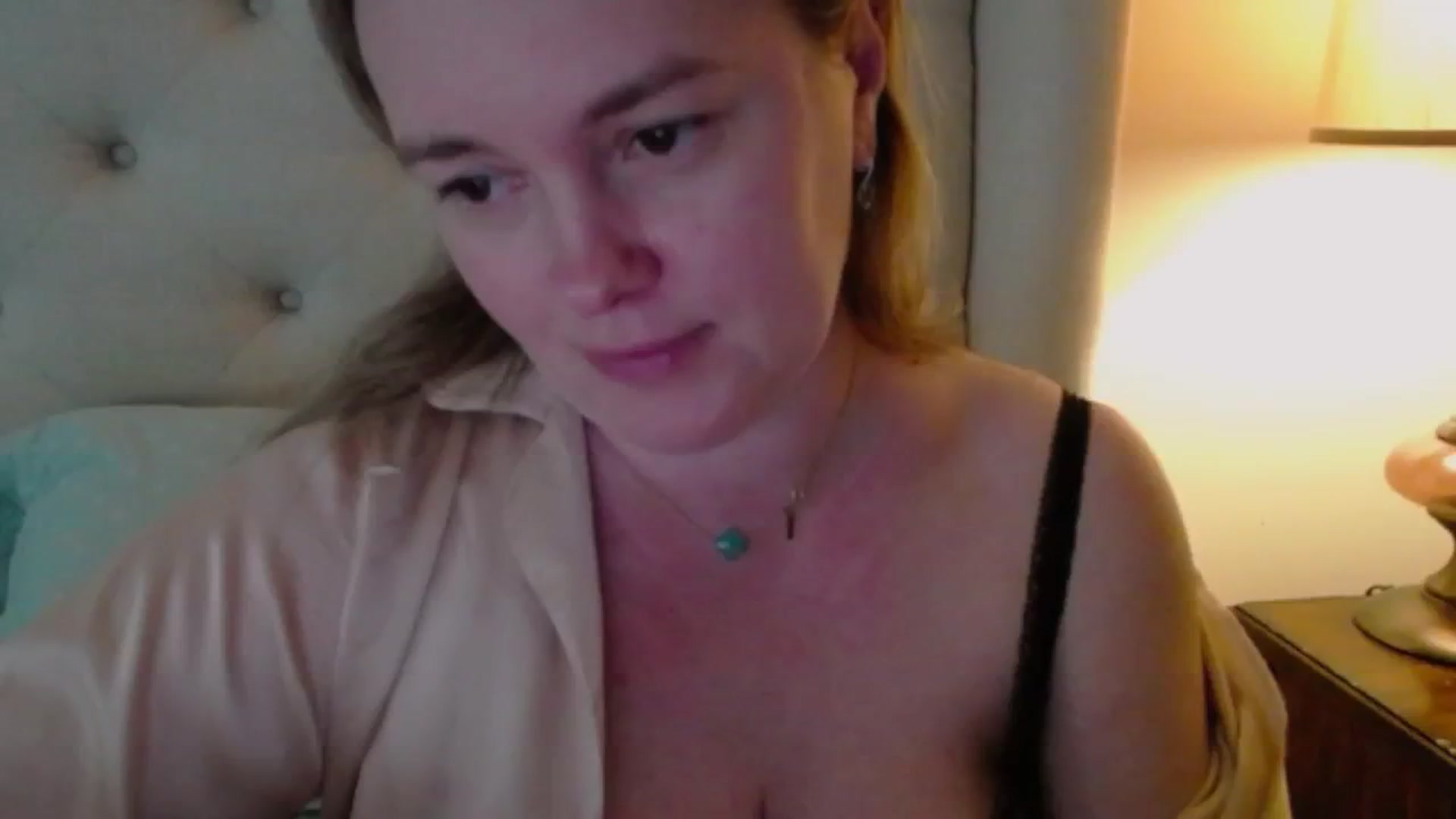 Gallery image thumbnail from J0llye's myfreecams stream on, 05/14/2024, 16:40 image 16 of 20