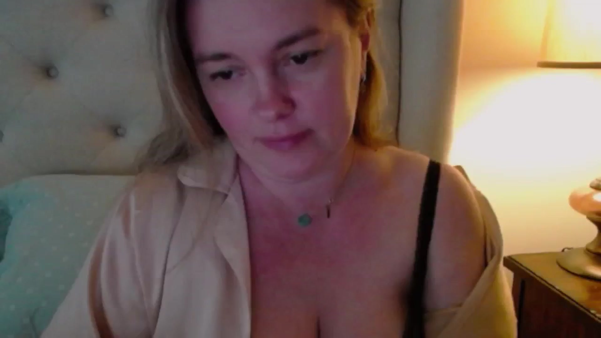 Gallery image thumbnail from J0llye's myfreecams stream on, 05/14/2024, 16:40 image 8 of 20