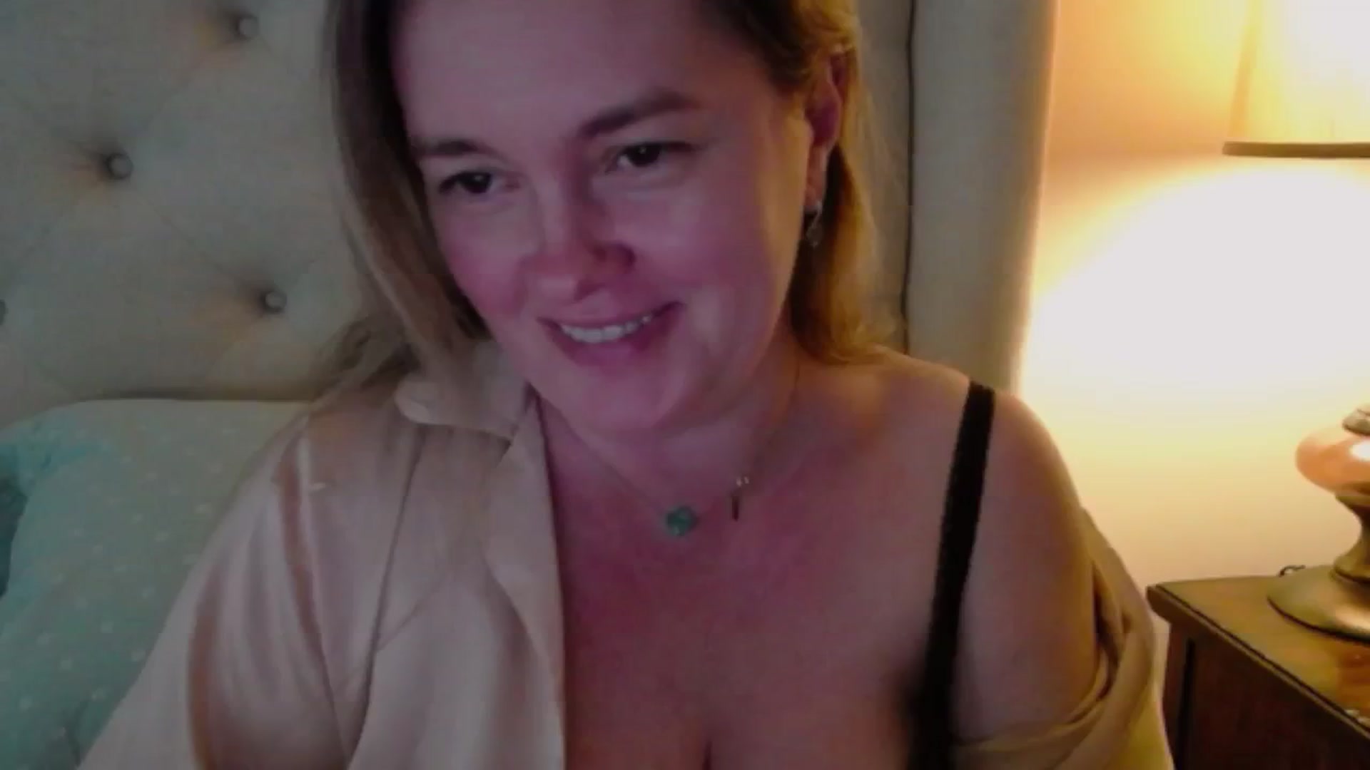 Gallery image thumbnail from J0llye's myfreecams stream on, 05/14/2024, 16:40 image 12 of 20
