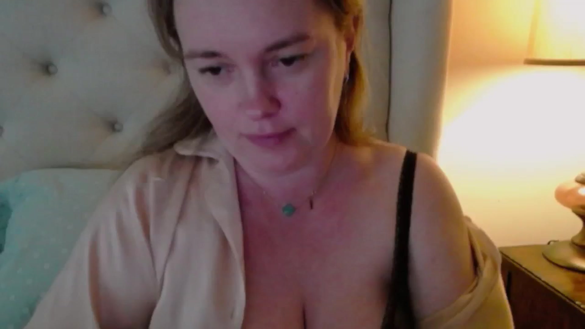 Gallery image thumbnail from J0llye's myfreecams stream on, 05/14/2024, 16:40 image 17 of 20
