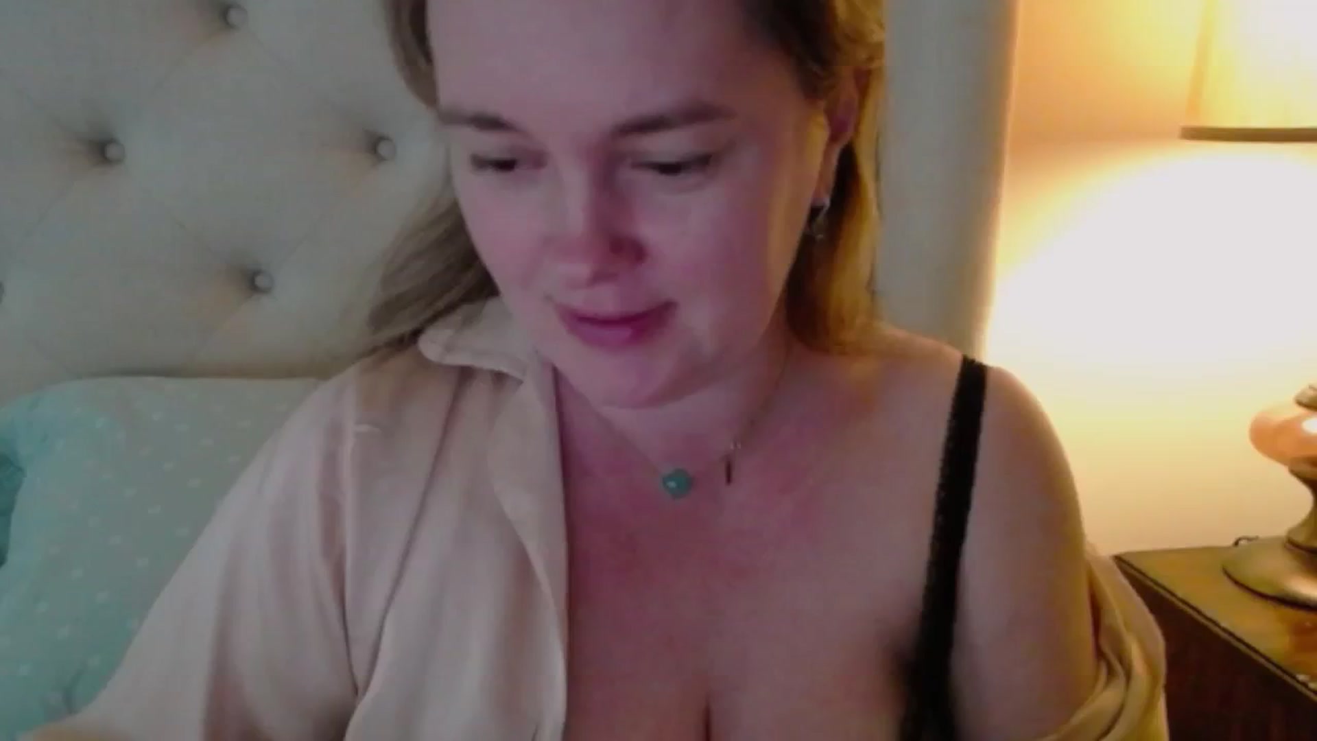Gallery image thumbnail from J0llye's myfreecams stream on, 05/14/2024, 16:40 image 19 of 20