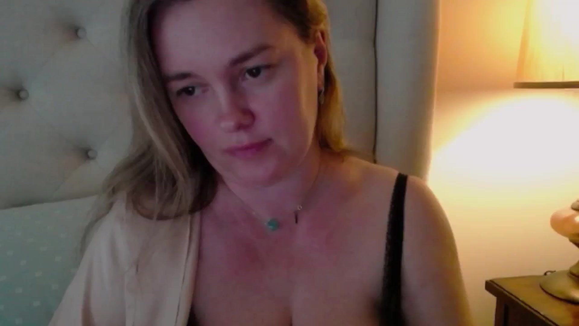 Gallery image thumbnail from J0llye's myfreecams stream on, 05/14/2024, 19:51 image 18 of 20