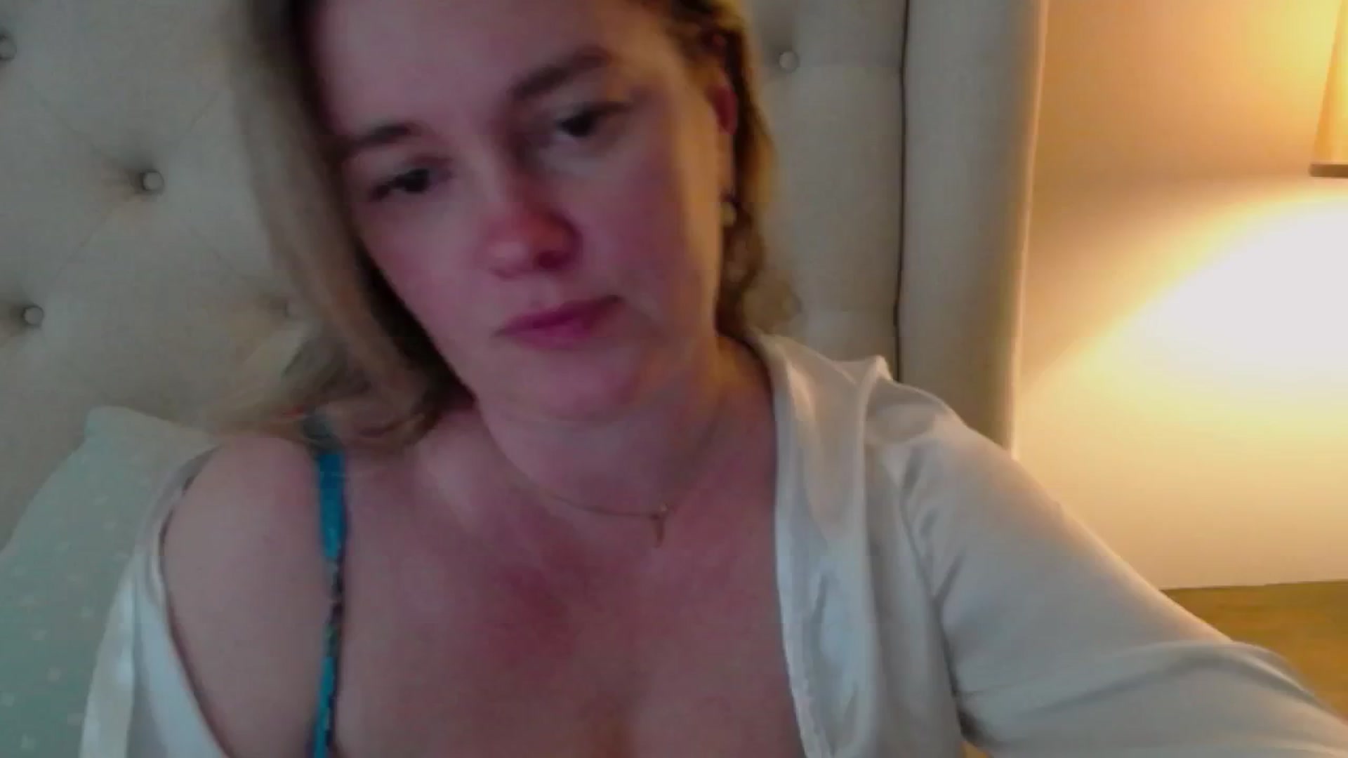 Gallery image thumbnail from J0llye's myfreecams stream on, 05/15/2024, 19:10 image 11 of 20