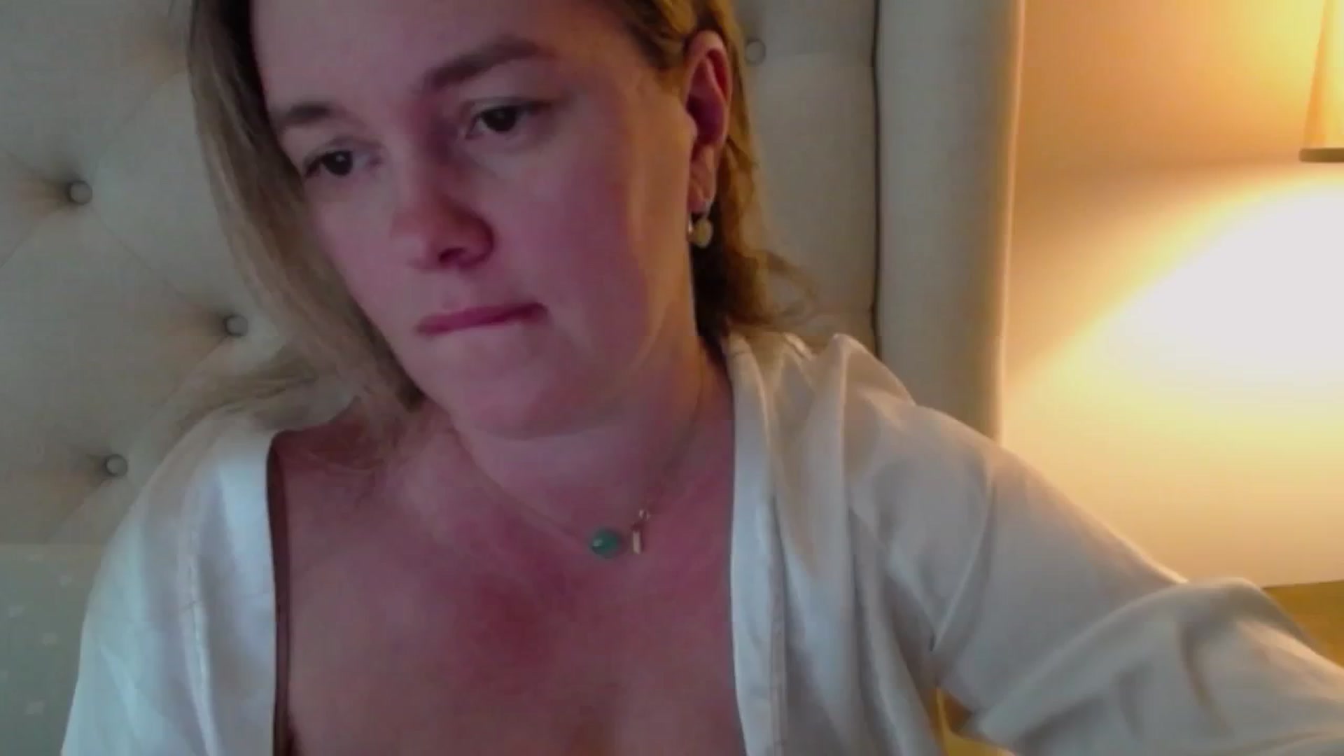 Gallery image thumbnail from J0llye's myfreecams stream on, 05/16/2024, 18:40 image 10 of 20