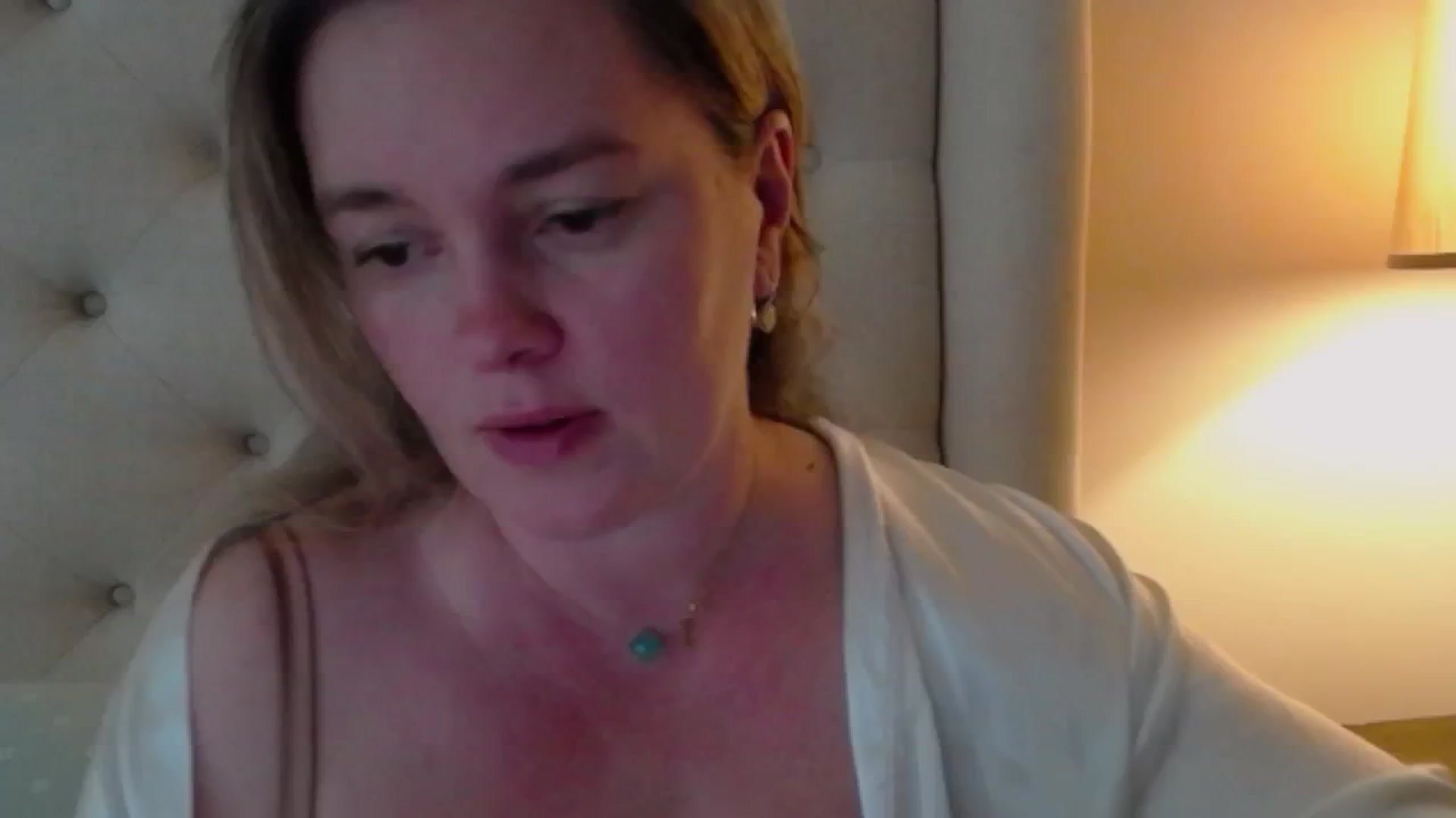 Gallery image thumbnail from J0llye's myfreecams stream on, 05/16/2024, 18:40 image 2 of 20