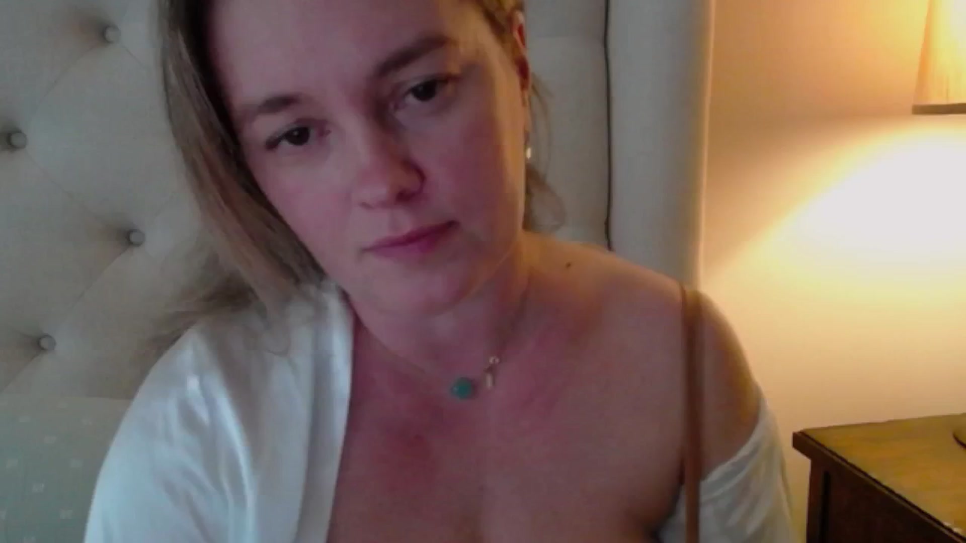 Gallery image thumbnail from J0llye's myfreecams stream on, 05/16/2024, 18:40 image 20 of 20