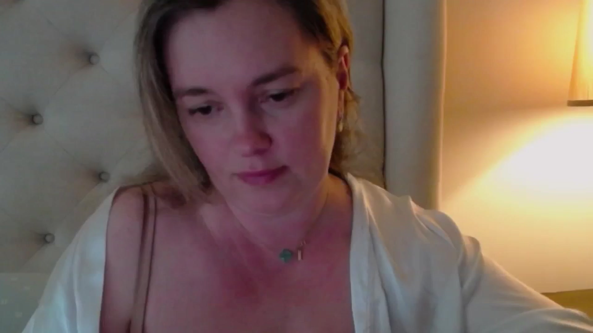 Gallery image thumbnail from J0llye's myfreecams stream on, 05/16/2024, 18:40 image 5 of 20