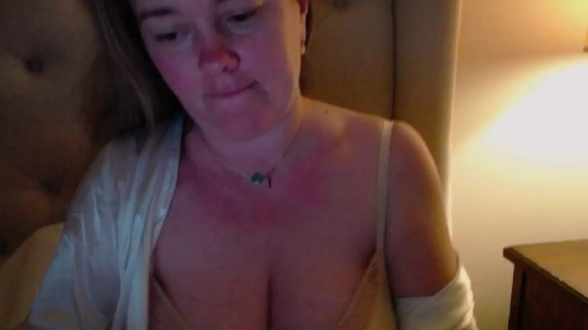 Gallery image thumbnail from J0llye's myfreecams stream on, 05/20/2024, 04:00 image 2 of 20