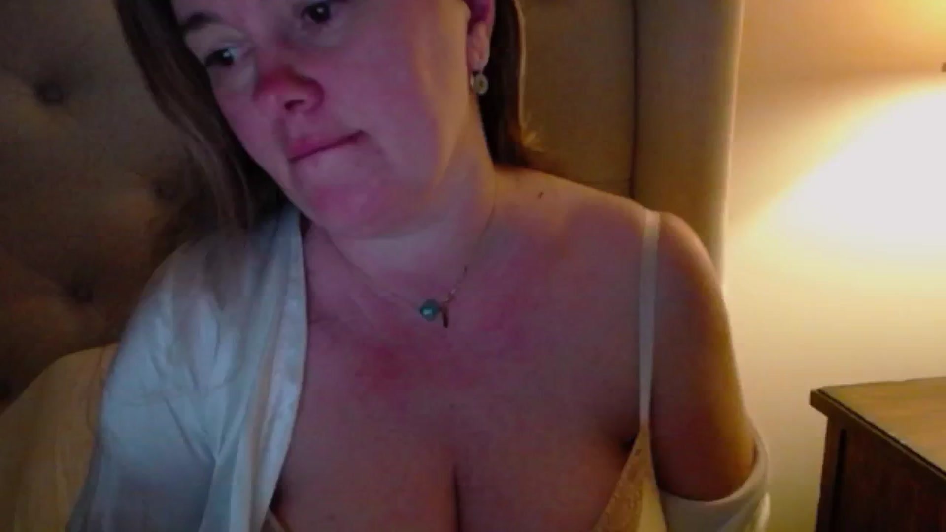 Gallery image thumbnail from J0llye's myfreecams stream on, 05/20/2024, 04:00 image 4 of 20