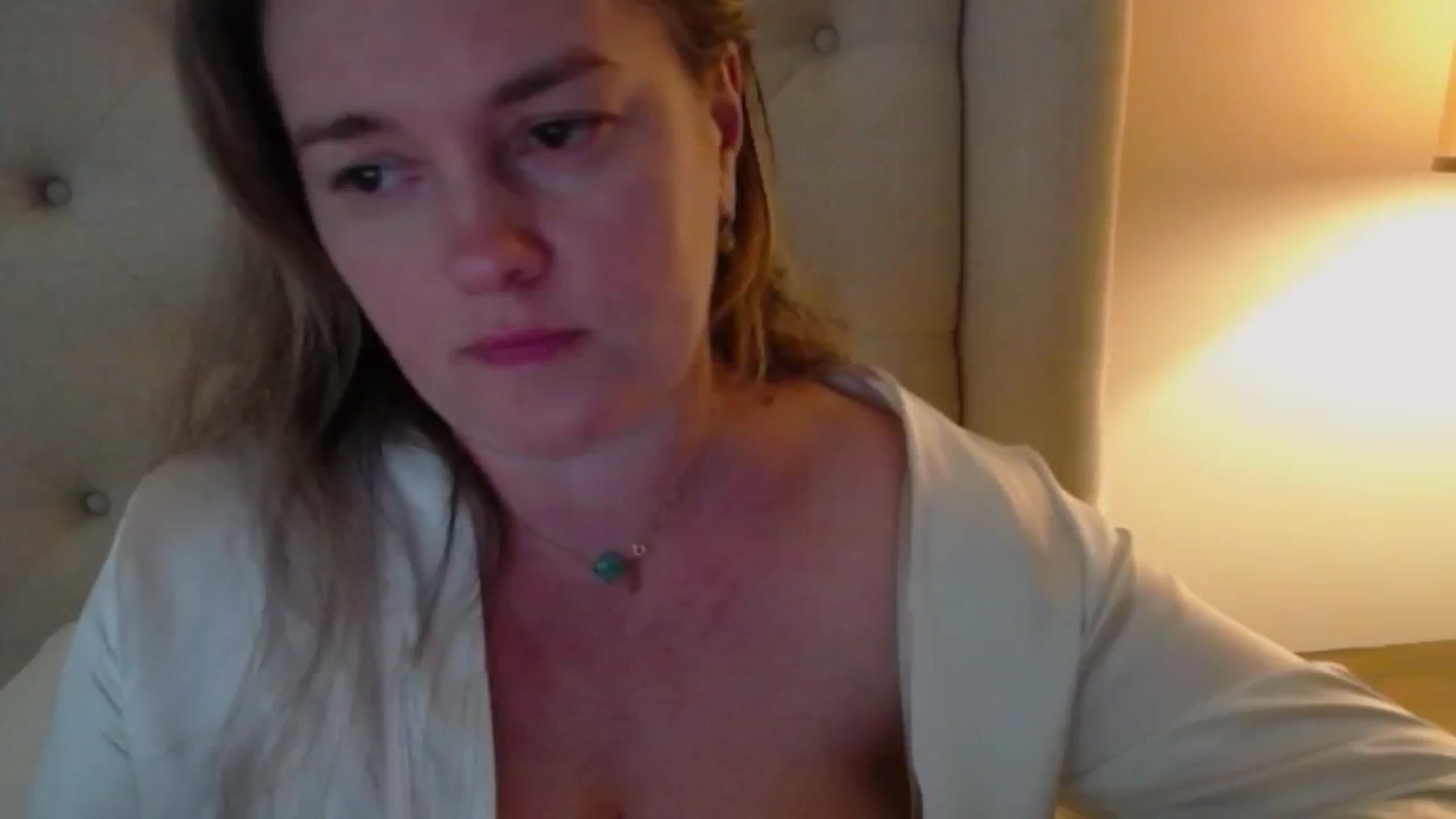 Gallery image thumbnail from J0llye's myfreecams stream on, 05/20/2024, 19:57 image 16 of 20