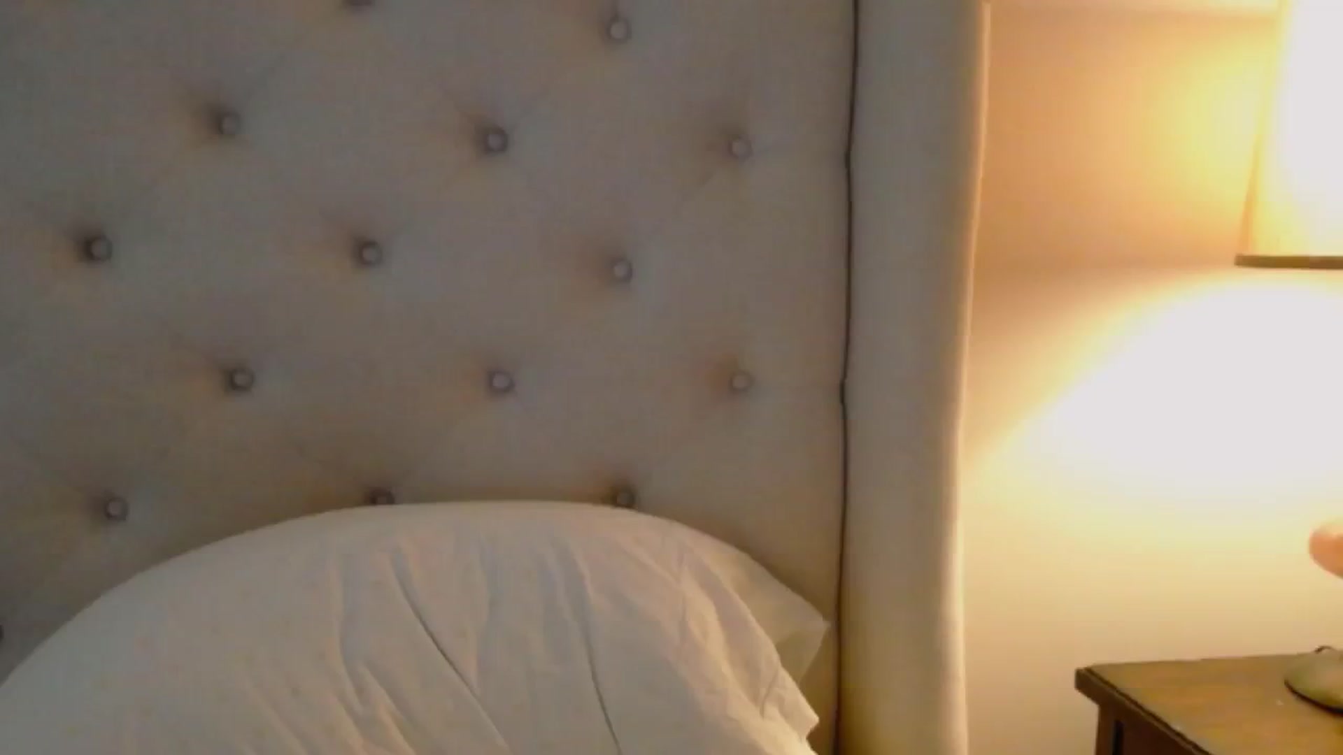 Gallery image thumbnail from J0llye's myfreecams stream on, 05/20/2024, 19:57 image 14 of 20