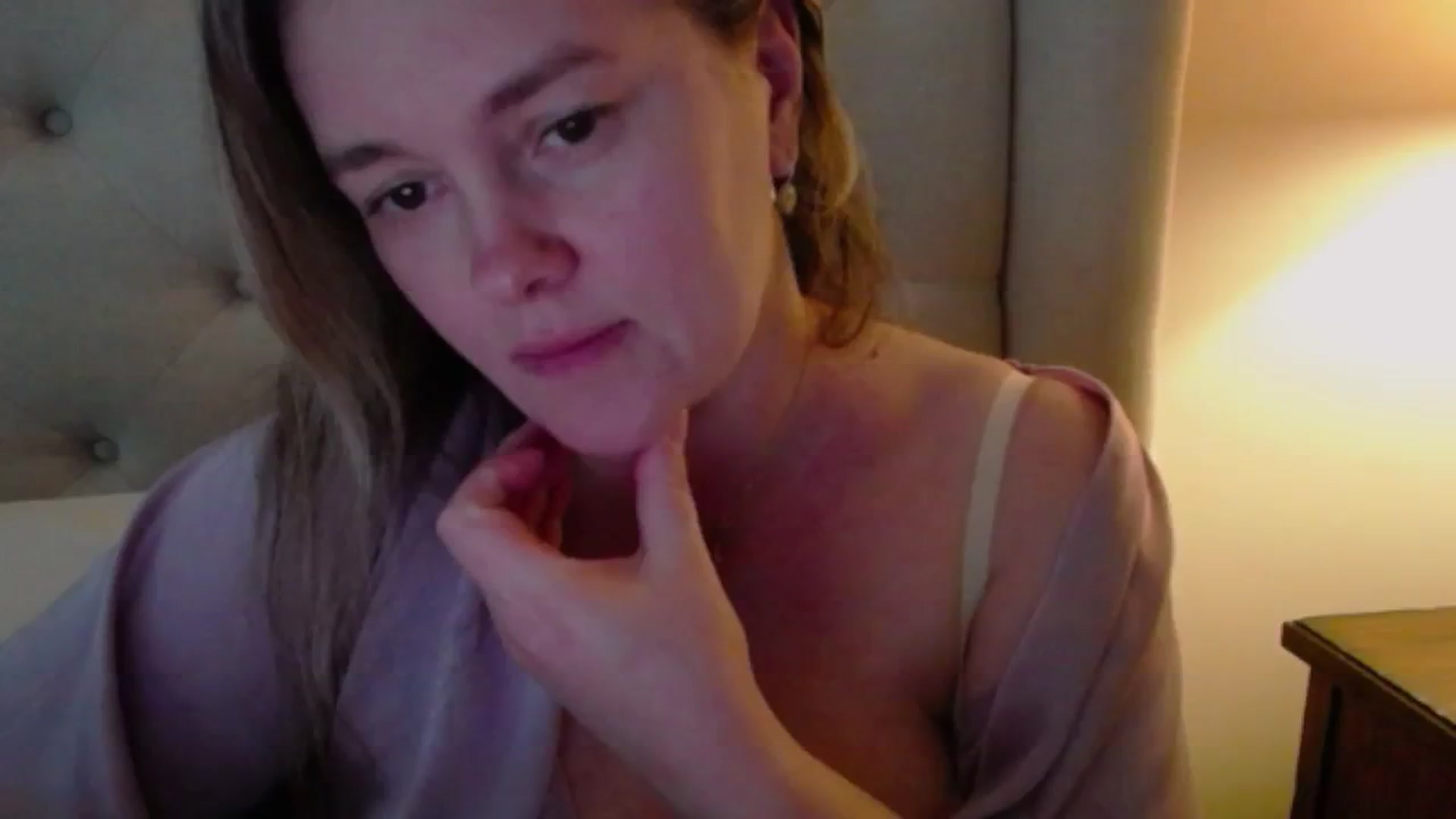 Gallery image thumbnail from J0llye's myfreecams stream on, 05/21/2024, 19:53 image 16 of 20
