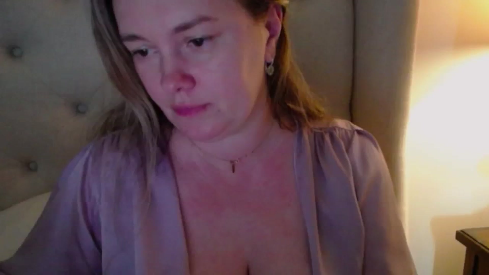 Gallery image thumbnail from J0llye's myfreecams stream on, 05/22/2024, 19:59 image 13 of 20