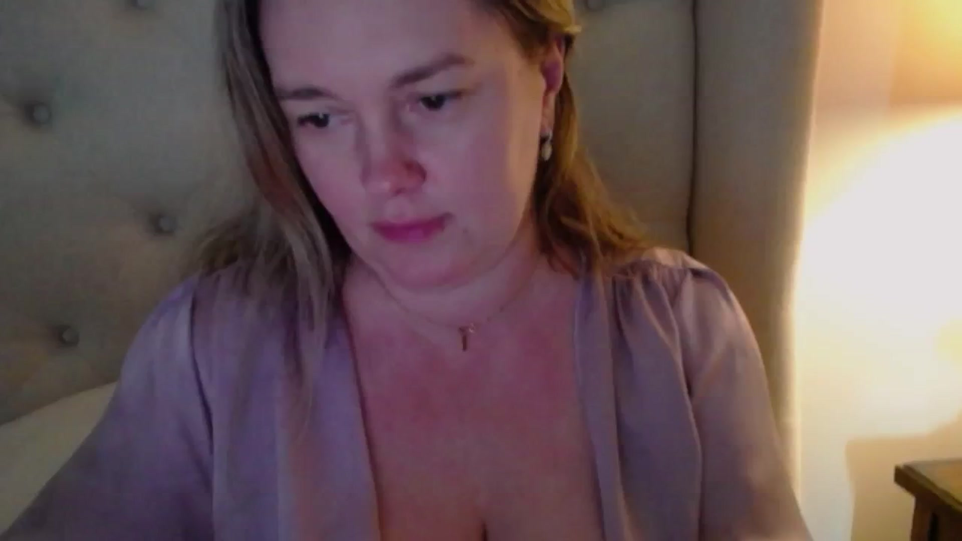 Gallery image thumbnail from J0llye's myfreecams stream on, 05/22/2024, 19:59 image 14 of 20