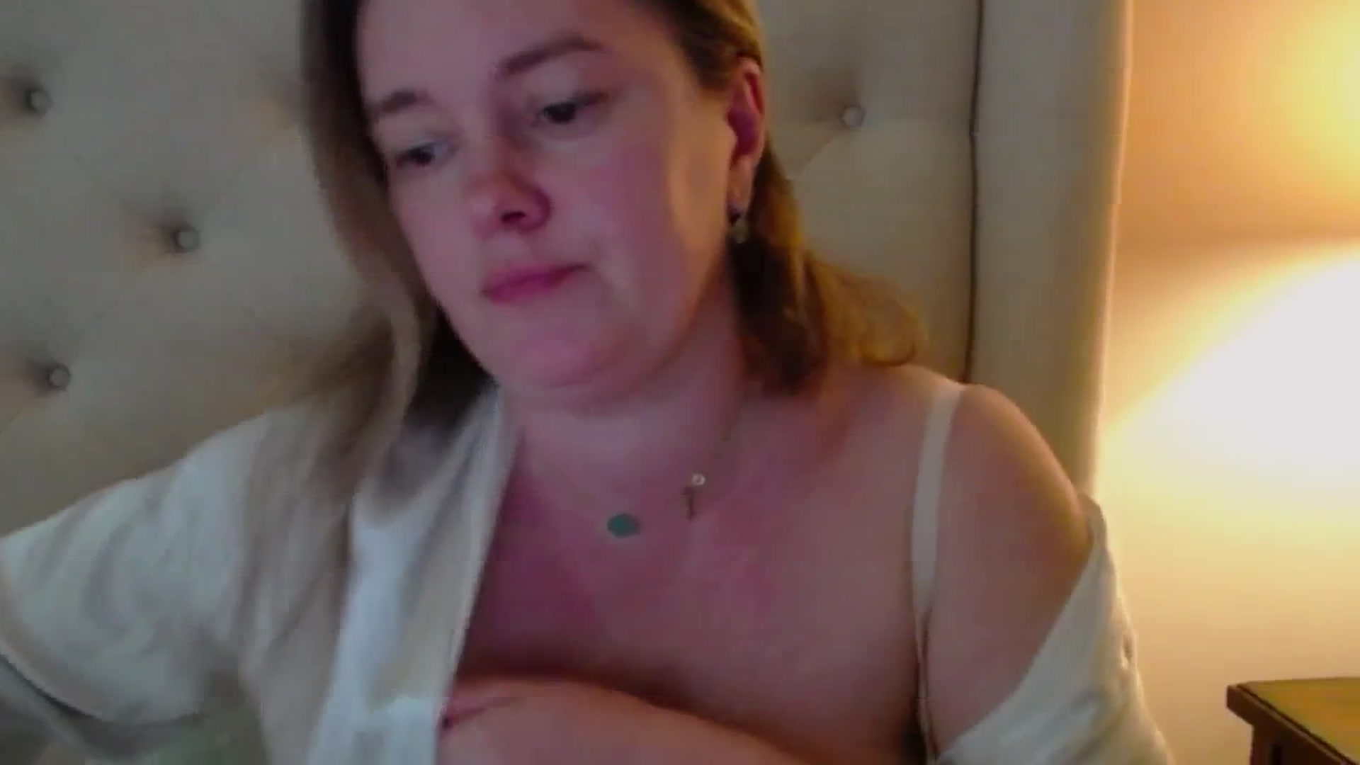 Gallery image thumbnail from J0llye's myfreecams stream on, 05/23/2024, 16:52 image 14 of 20