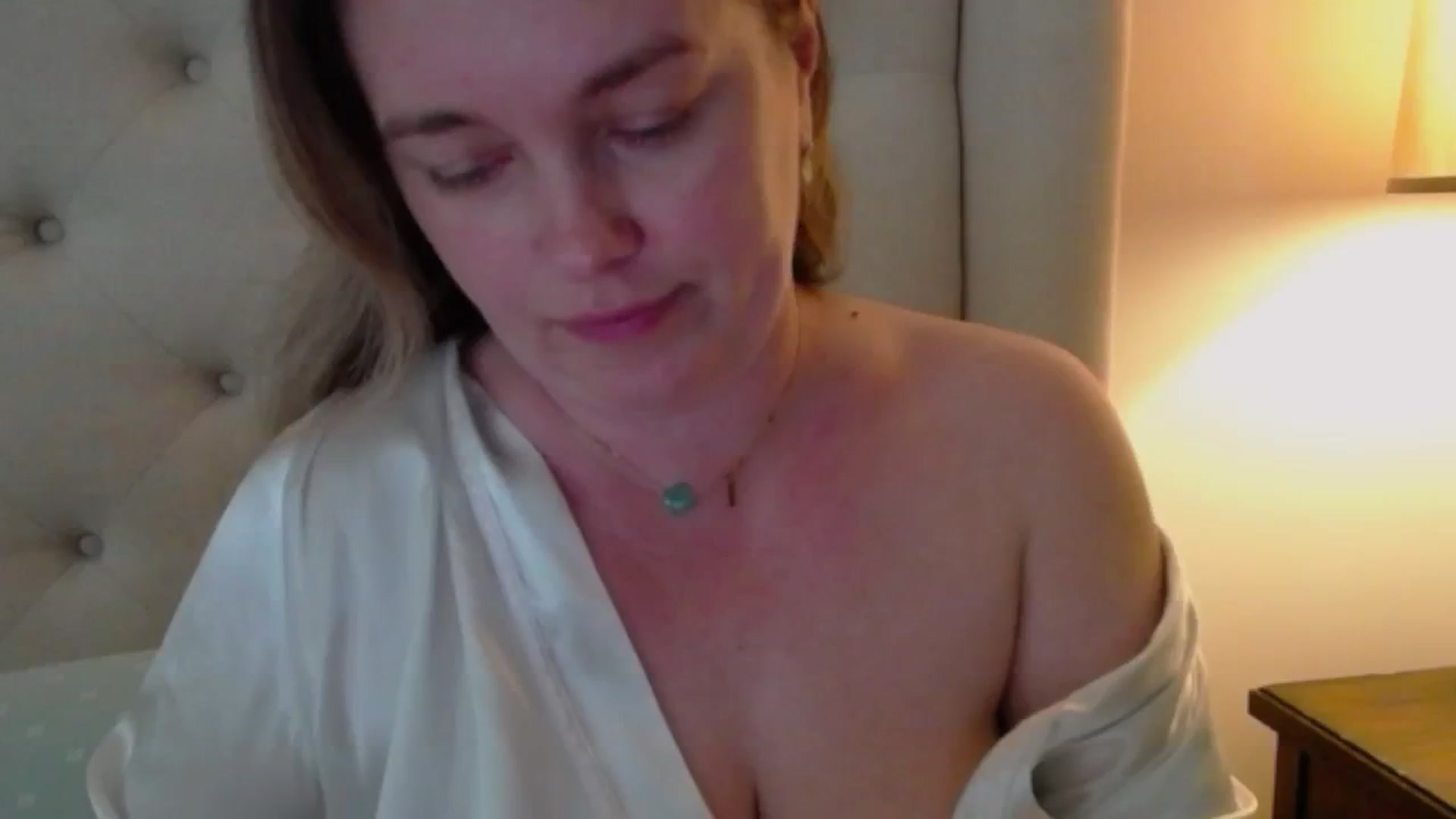 Gallery image thumbnail from J0llye's myfreecams stream on, 05/23/2024, 18:36 image 10 of 20