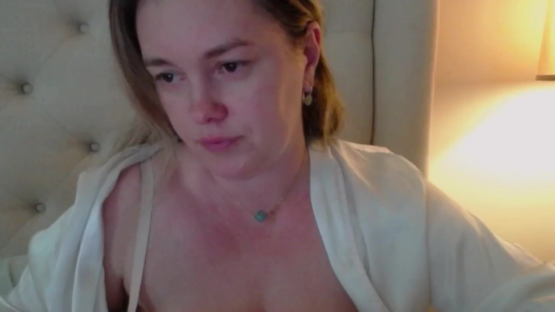 Gallery image thumbnail from J0llye's myfreecams stream on, 05/23/2024, 18:36 image 3 of 20