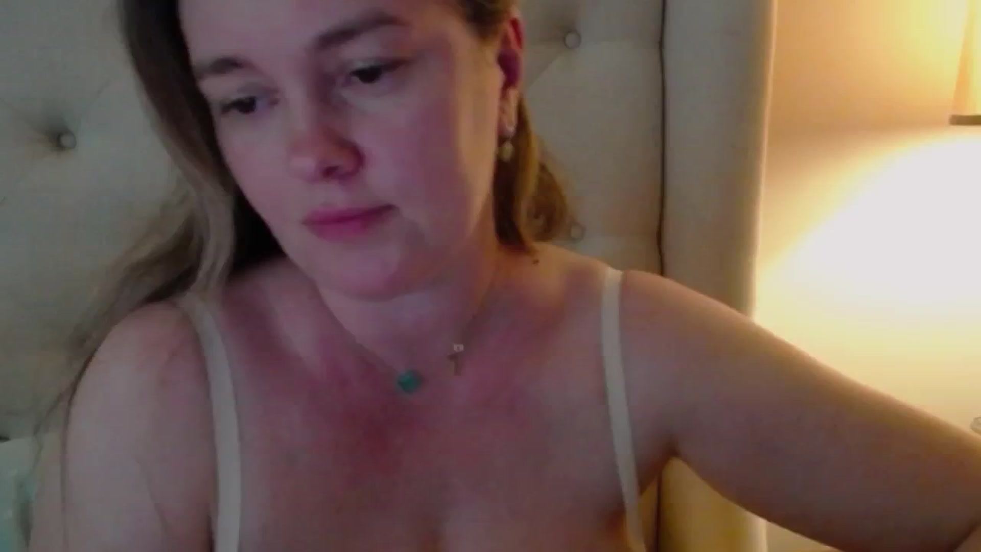 Gallery image thumbnail from J0llye's myfreecams stream on, 05/23/2024, 19:59 image 20 of 20
