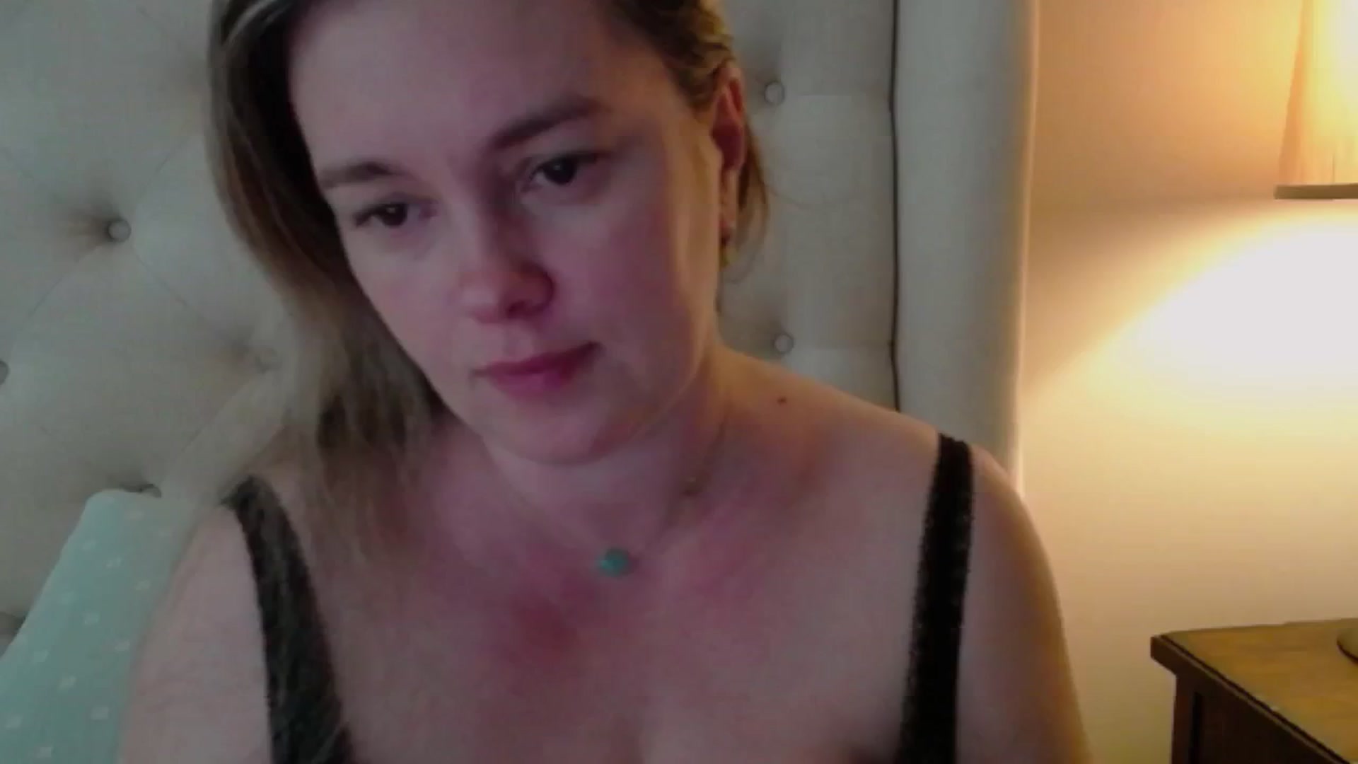 Gallery image thumbnail from J0llye's myfreecams stream on, 05/24/2024, 16:28 image 9 of 20