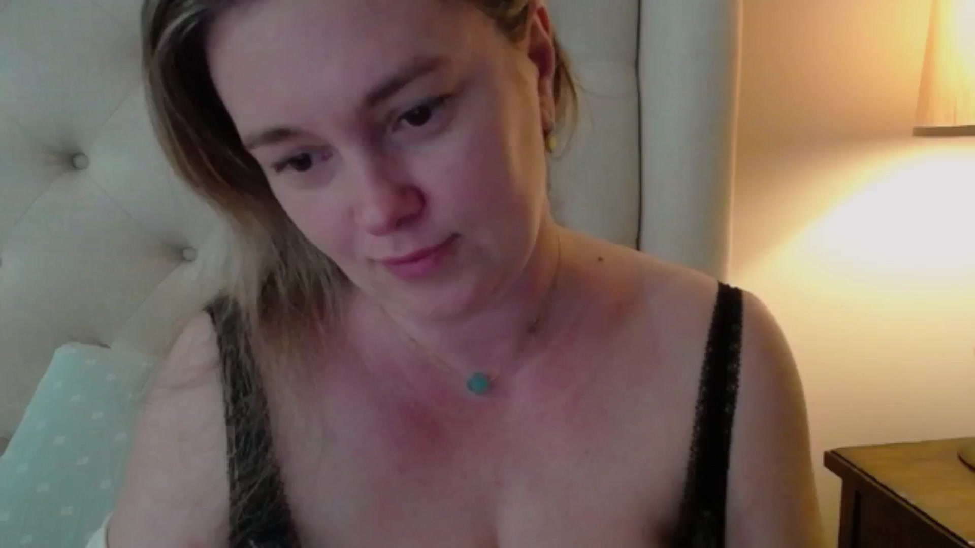 Gallery image thumbnail from J0llye's myfreecams stream on, 05/24/2024, 16:28 image 5 of 20