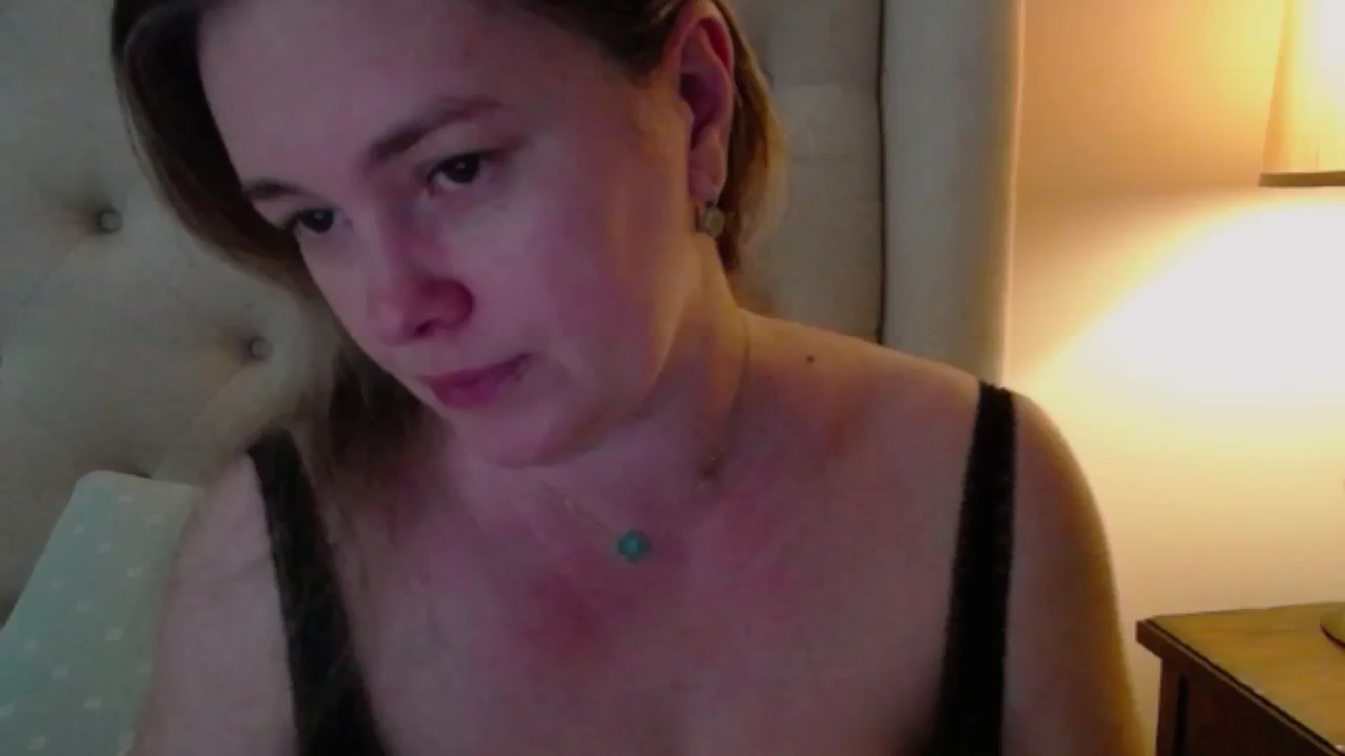 Gallery image thumbnail from J0llye's myfreecams stream on, 05/24/2024, 16:28 image 7 of 20
