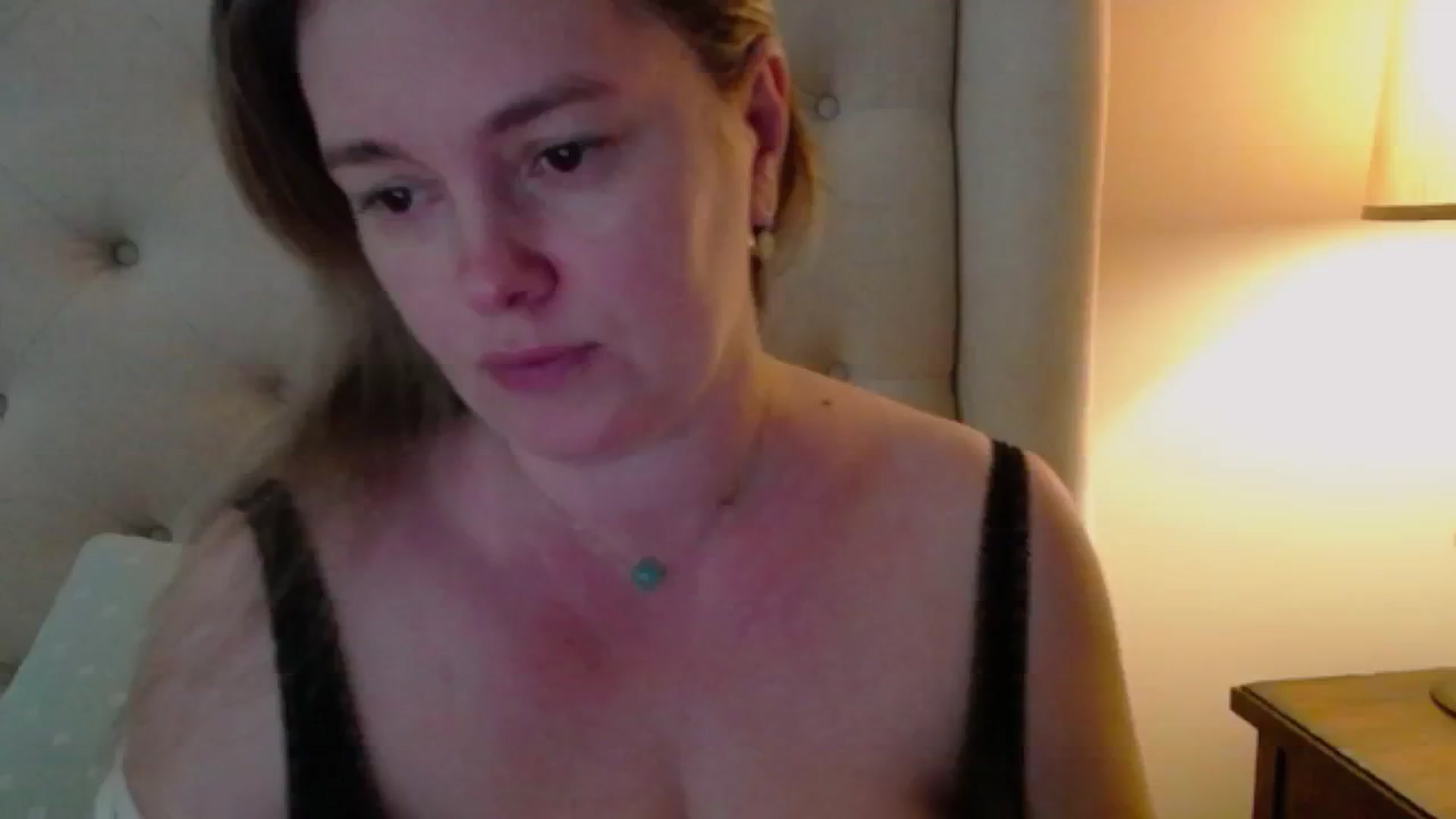 Gallery image thumbnail from J0llye's myfreecams stream on, 05/24/2024, 16:28 image 3 of 20