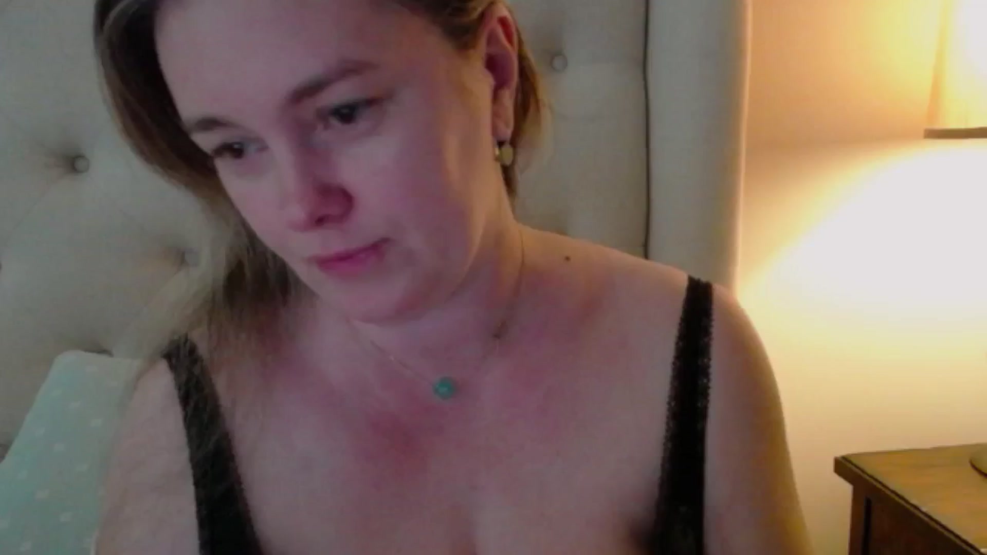 Gallery image thumbnail from J0llye's myfreecams stream on, 05/24/2024, 16:28 image 4 of 20
