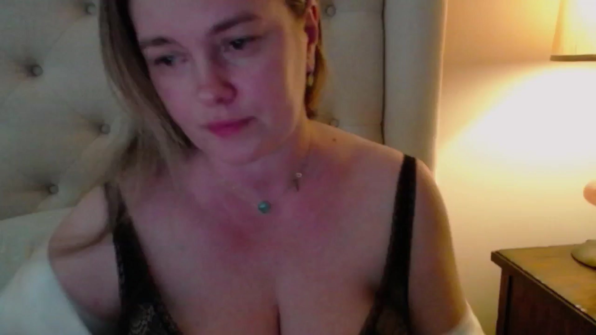 Gallery image thumbnail from J0llye's myfreecams stream on, 05/24/2024, 17:02 image 19 of 20